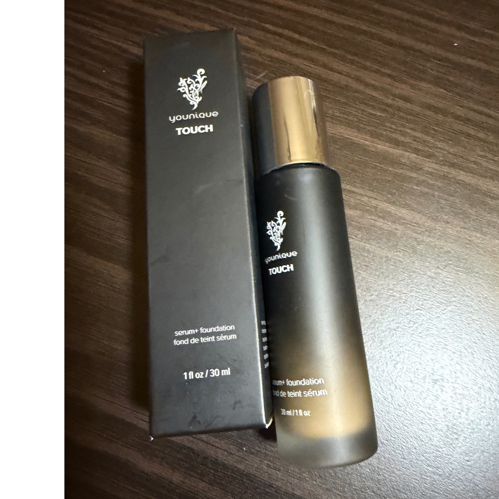 Younique Touch Serum+ Foundation Eyelet 1 fl oz 30 ml US-11417-07 New in Box